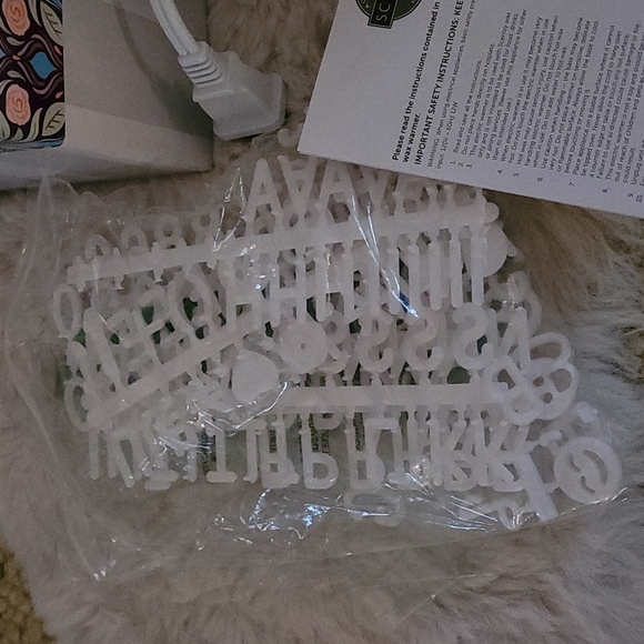 SCENTSY Letterboard NEW - Picture 3 of 7